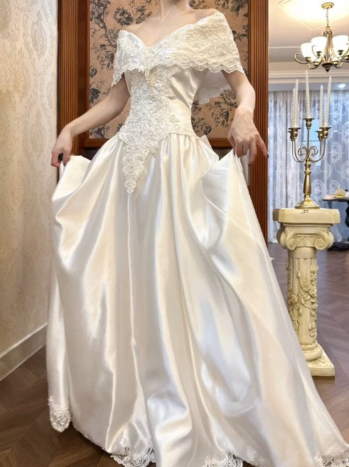 Elegant Royal Pearl White Off-the-shoulder Satin Lace Beaded A-Line Vintage Wedding Dress ED02210