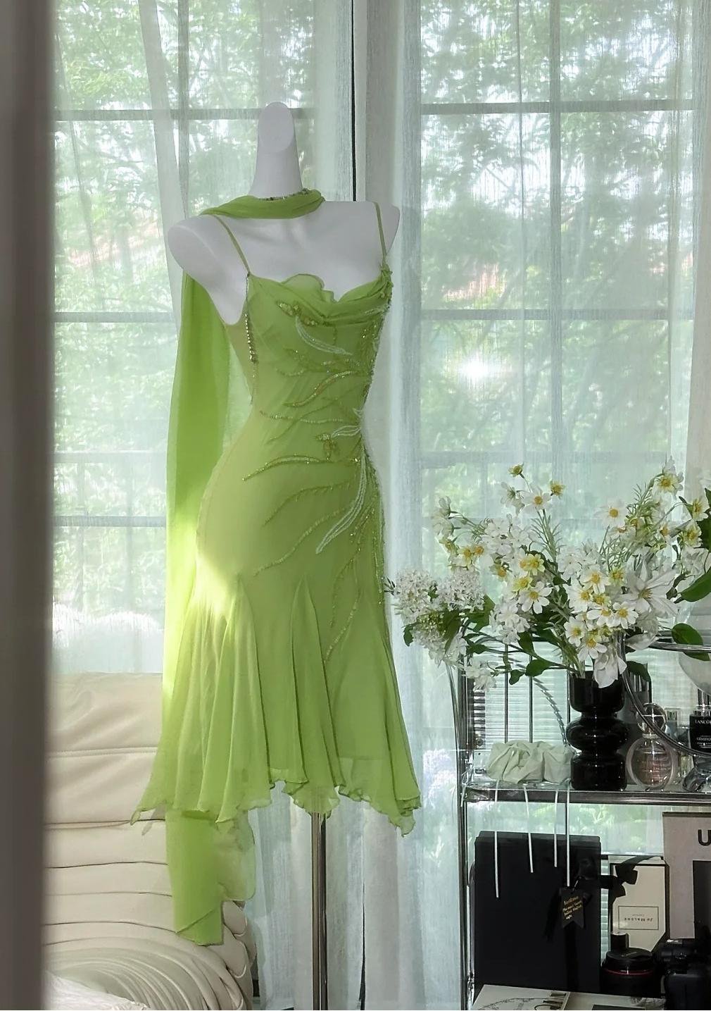 Fairytale Bud Green Sheath Short Prom Dresses Chiffon Beaded Backless Party Dress ED02275