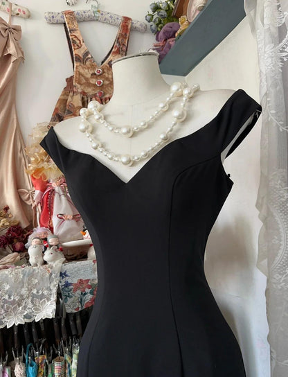 Elegant Black V-Neck Satin Mermaid Long Prom Dresses Formal Evening Gowns ED02316