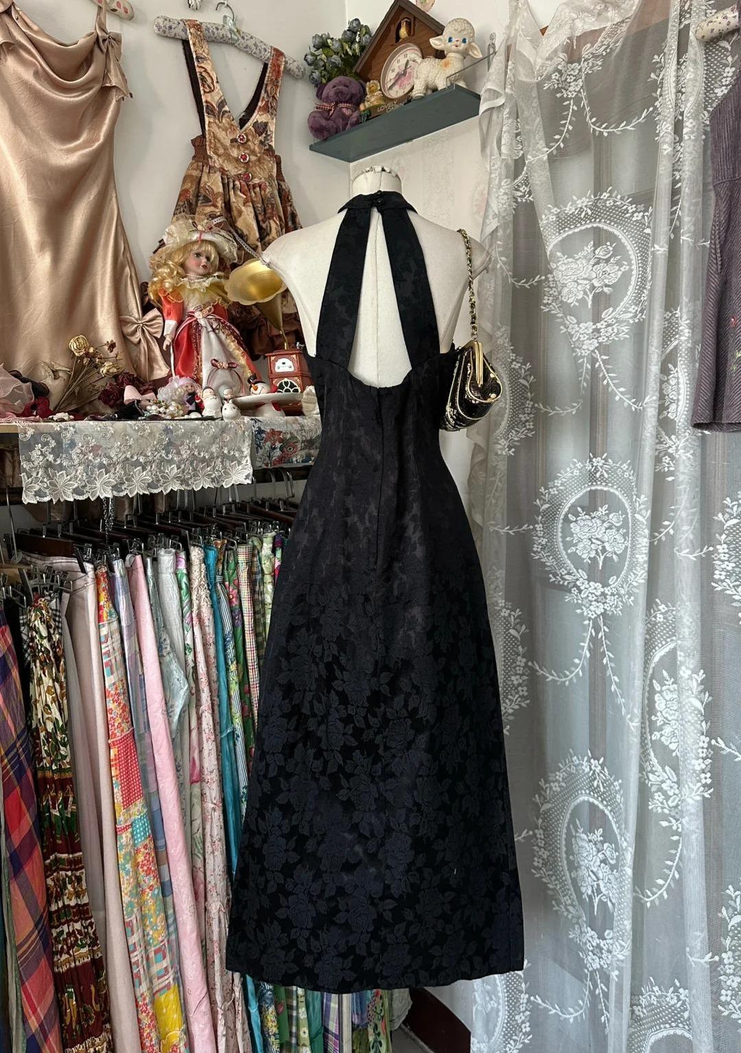 Stunning Black Halter Neck Jacquard Velvet A-Line Backless Party Dresses ED02319