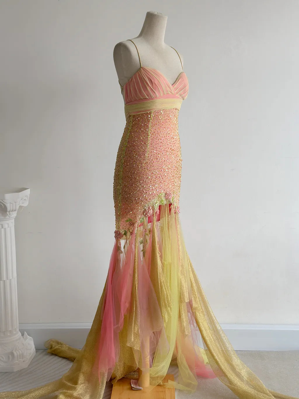 Gorgeous Pink Yellow Tulle Mermaid Spaghetti Straps Beaded Long Prom Dresses Vintage Formal Evening Gowns ED02371