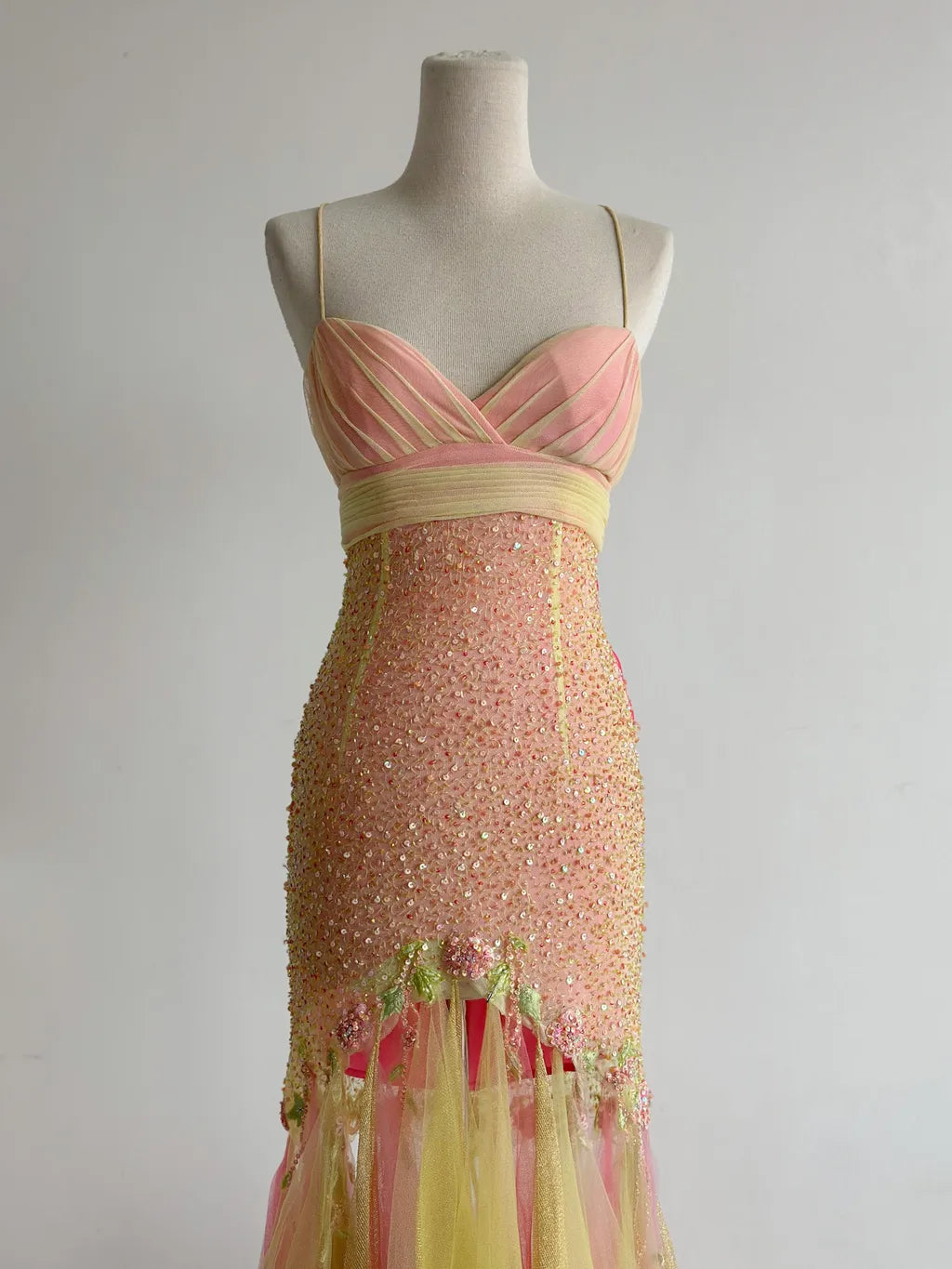 Gorgeous Pink Yellow Tulle Mermaid Spaghetti Straps Beaded Long Prom Dresses Vintage Formal Evening Gowns ED02371