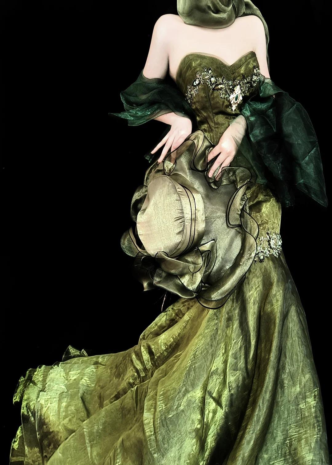 Stunning Forest Green Strapless Mermaid Prom Dresses Tulle Train Wedding Dress ED02399