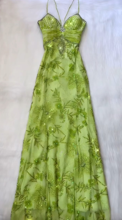 Gorgeous Bud Green V-neck Satin Beaded Applique Sheath Prom Dresses Vintage Backless Evening Gowns ED02402