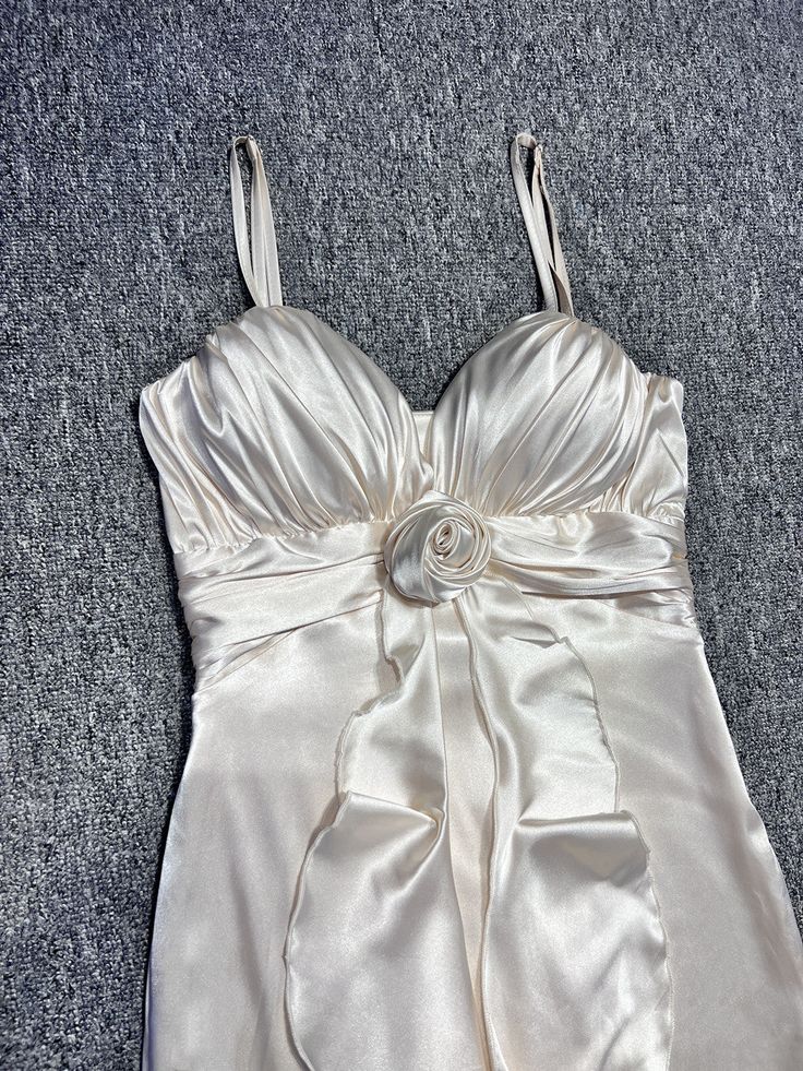 Elegant Off-White Mermaid Party Dress Spaghetti Straps Satin Prom Dresses ED02430