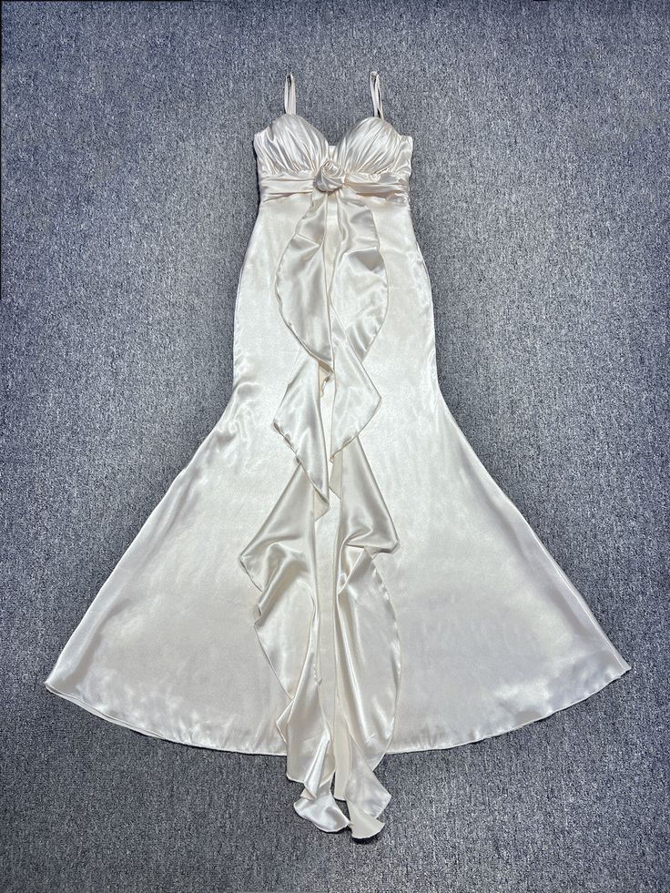 Elegant Off-White Mermaid Party Dress Spaghetti Straps Satin Prom Dresses ED02430