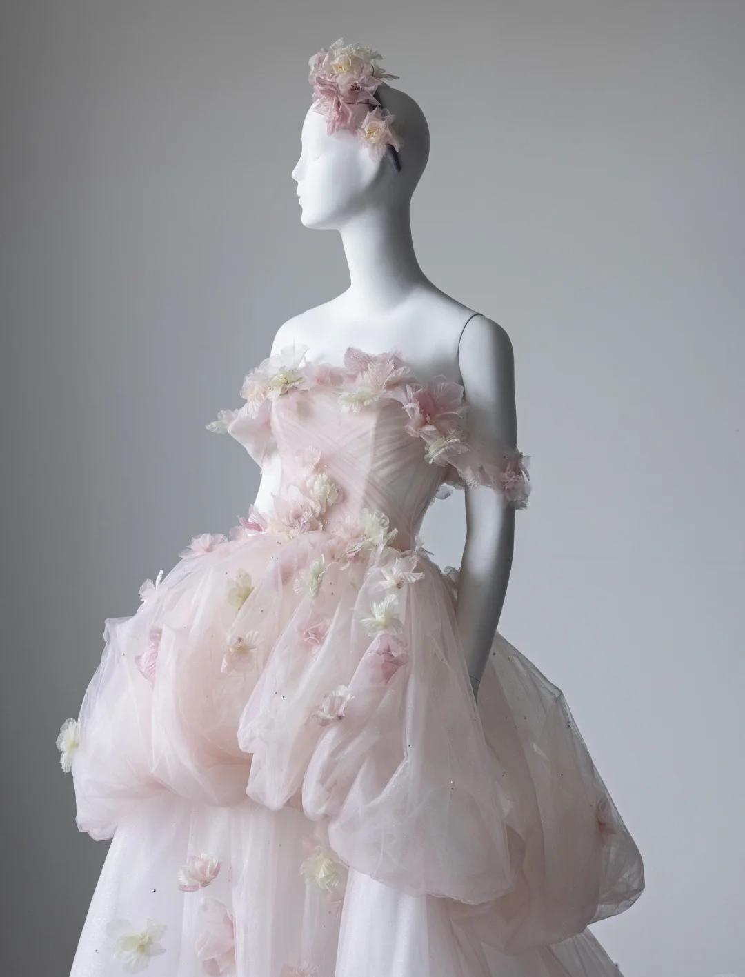 Fairytale Light Pink Off-the-shoulder A-Line Tulle Applique Train Wedding Dress ED02436