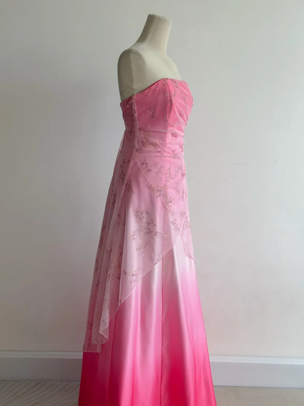 Sweet Gradient Pink Strapless A-Line Satin Prom Dresses Vintage Beaded Evening Gowns ED02514