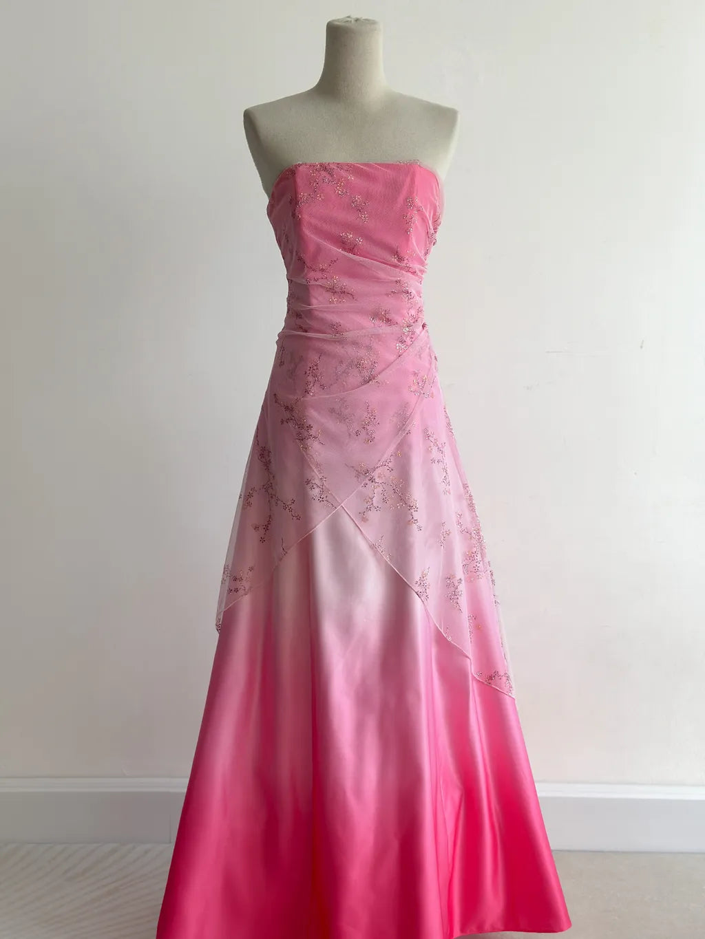 Sweet Gradient Pink Strapless A-Line Satin Prom Dresses Vintage Beaded Evening Gowns ED02514