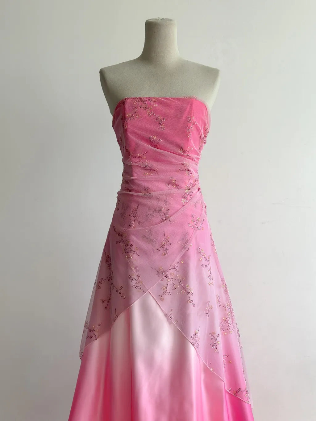 Sweet Gradient Pink Strapless A-Line Satin Prom Dresses Vintage Beaded Evening Gowns ED02514