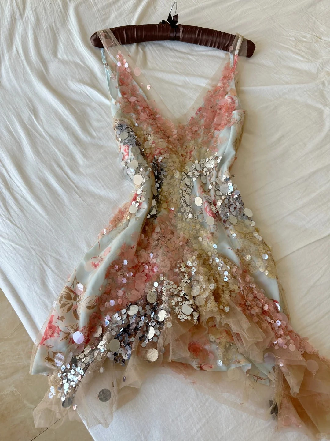 Stunning V-neck Bodycon Party Dress Sequin Chiffon Short Evening Gowns  ED02540