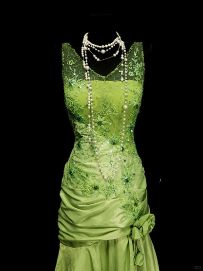Fairytale Bud Green V-neck Mermaid Satin Beaded Long Prom Dresses Evening Gowns with Appliques ED02551