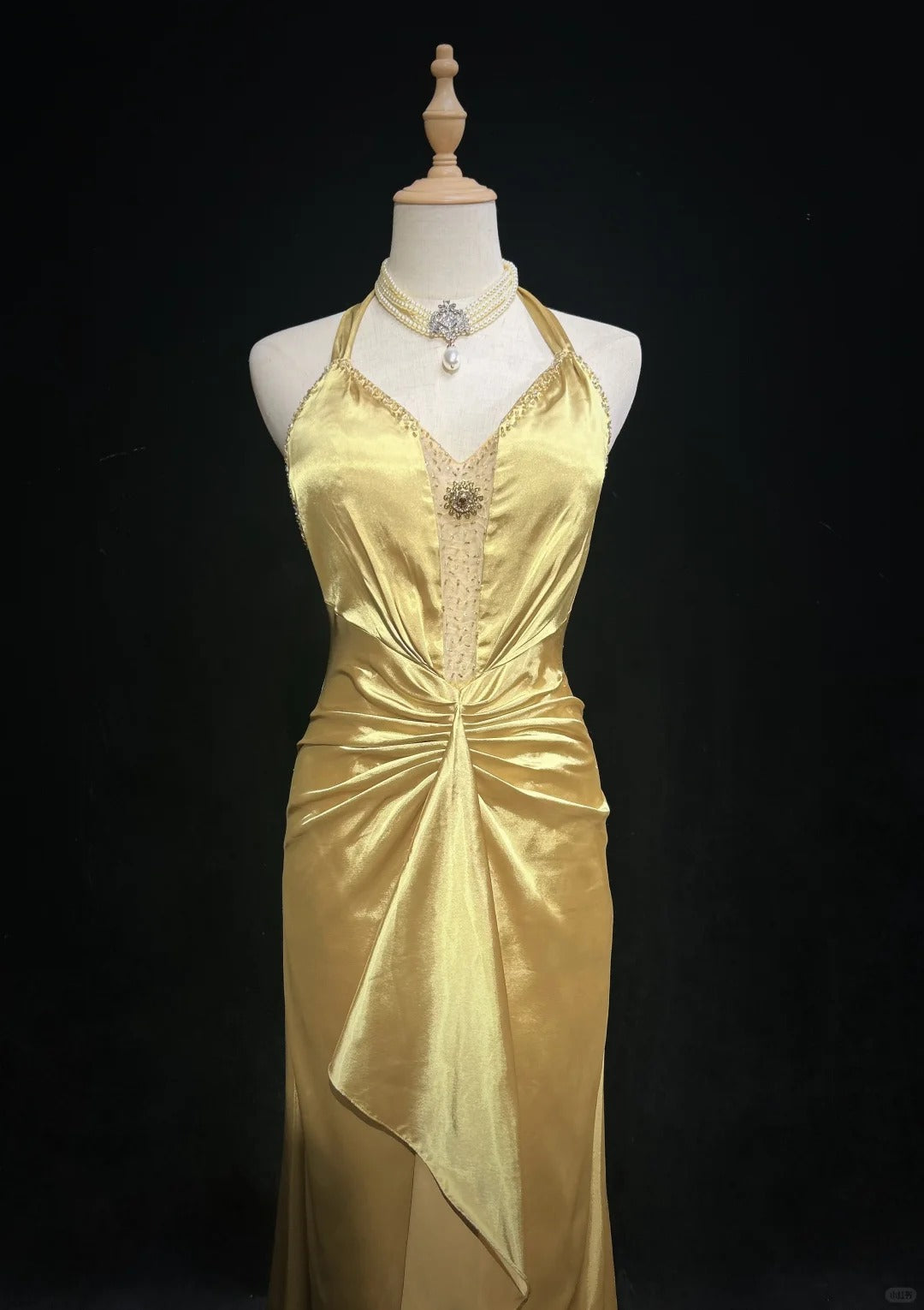 Elegant Yellow Halter Sheath Satin Long Prom Dresses Vintage Formal Evening Gowns ED02568