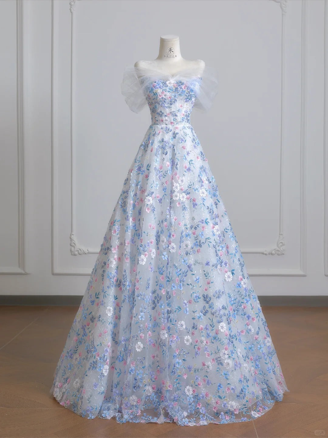 Gorgeous White Off-the-shoulder A-Line Tulle Long Prom Dresses Elegant Wedding Dress with Appliques ED02595