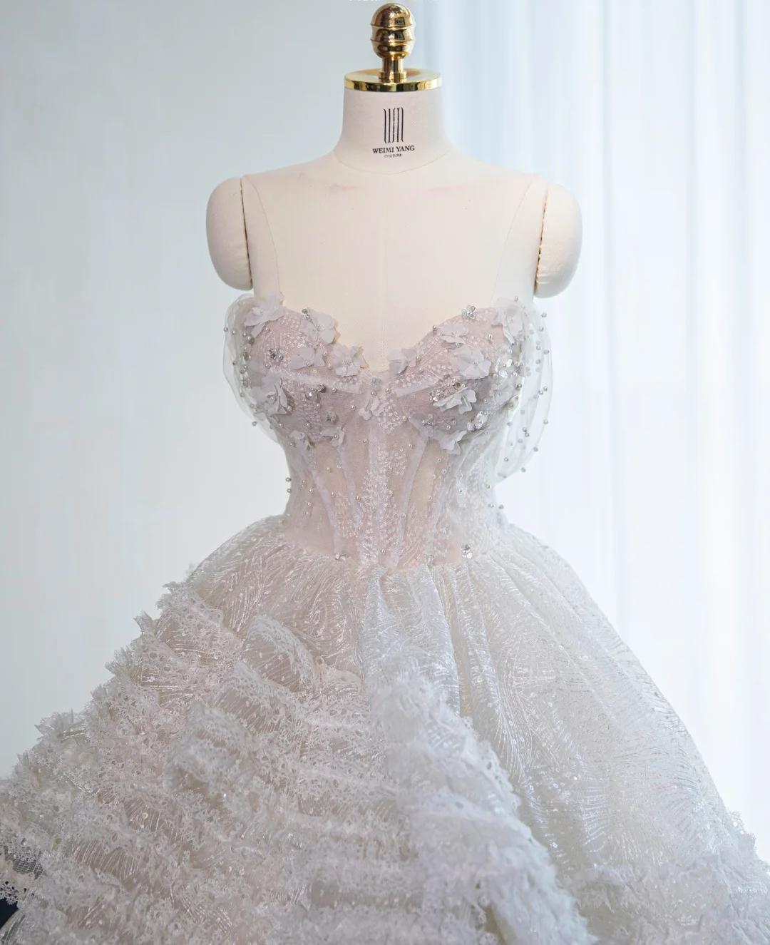 Gorgeous White Sweetheart Neck A-Line Tulle Beaded Wedding Dresses ED02608