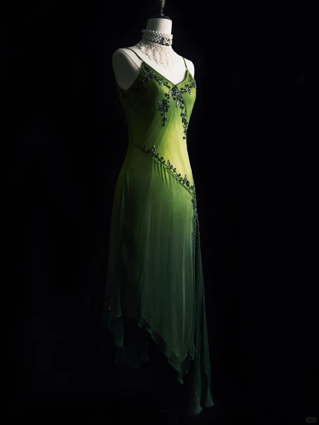 Vintage Green Spaghetti Straps Sheath Beaded Chiffon Long Prom Dresses with Slits ED02614
