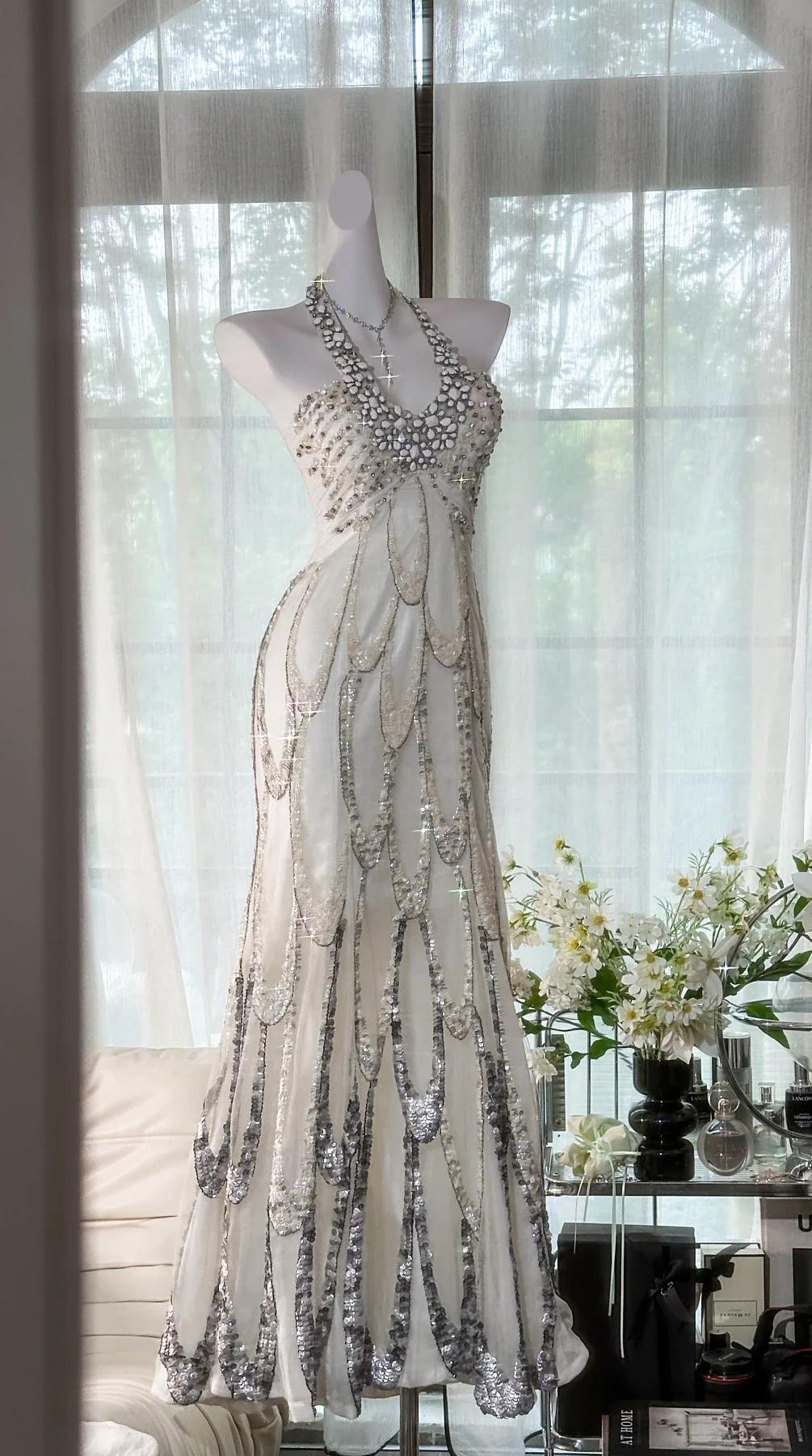 Gorgeous White Halter Neck A-Line Chiffon Sequin Long Prom Dresses Formal Evening Gowns ED02699