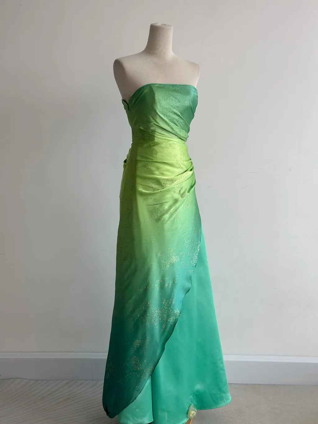 Fairytale Gradient Green Strapless A-Line Satin Long Prom Dresses Vintage Formal Evening Gowns ED02750