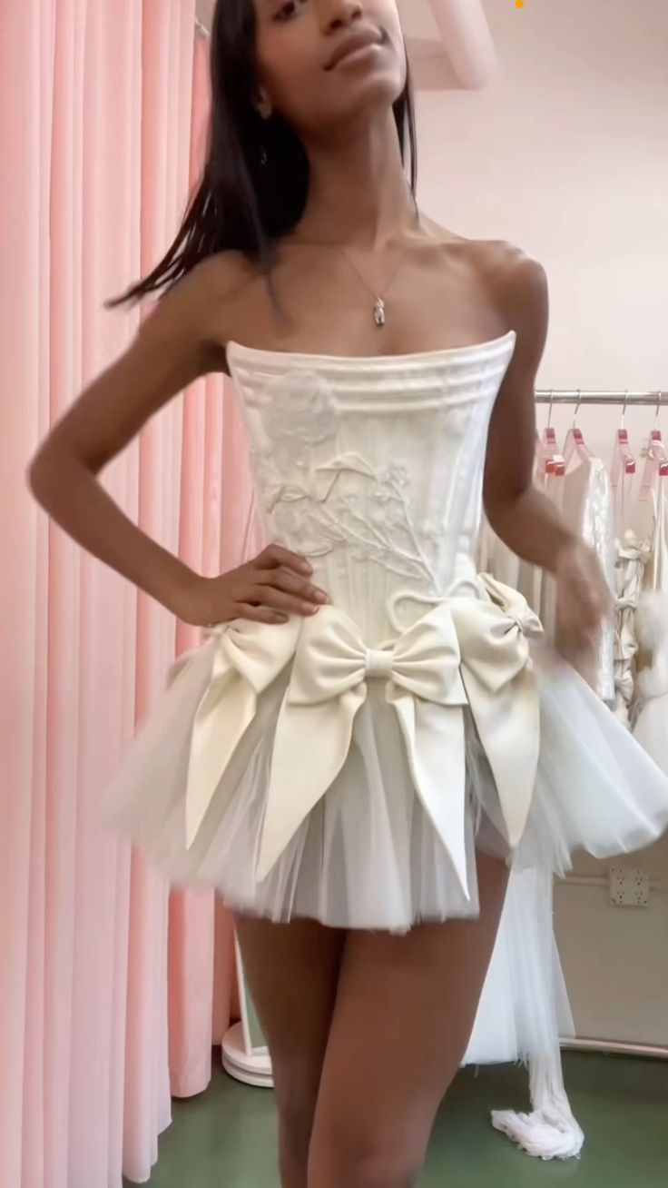 Elegant White Strapless A-Line Satin Tulle Short Prom Dresses Homecoming Dresses with Bow ED02778