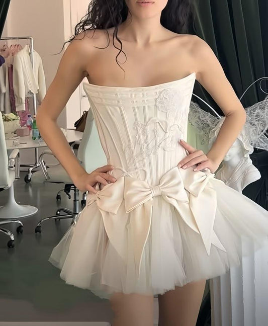 Elegant White Strapless A-Line Satin Tulle Short Prom Dresses Homecoming Dresses with Bow ED02778