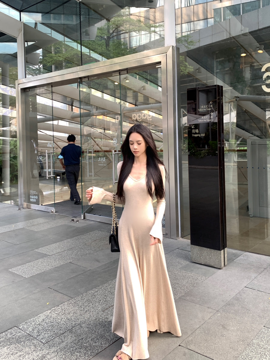 Gentle style V-neck long-sleeved knitted dress ED0279