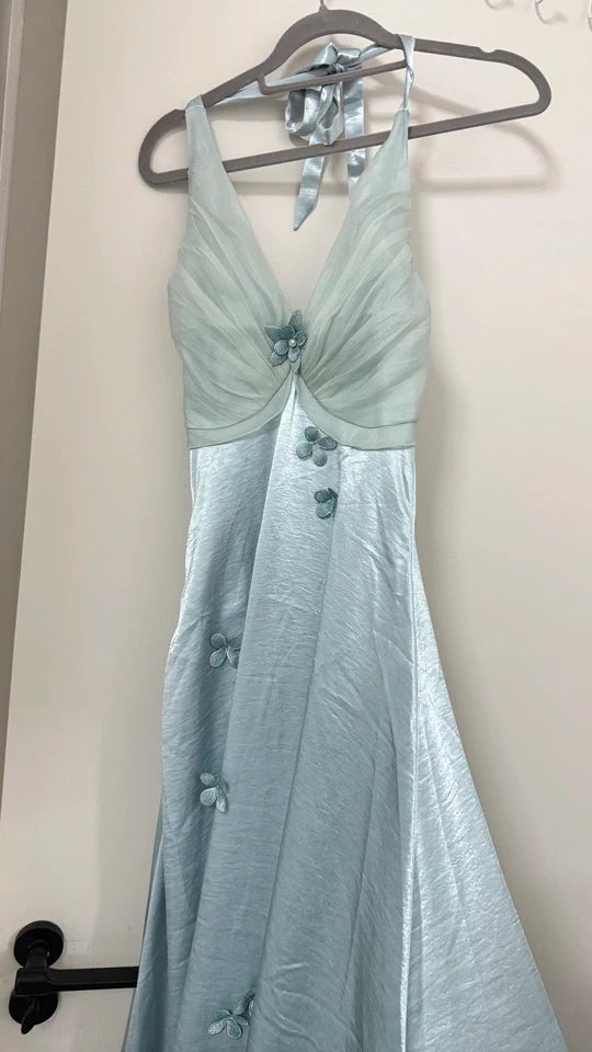 Stunning Grey Blue V Neck Sheath Satin Prom Dresses Fashion Party Dress with Applique ED02824