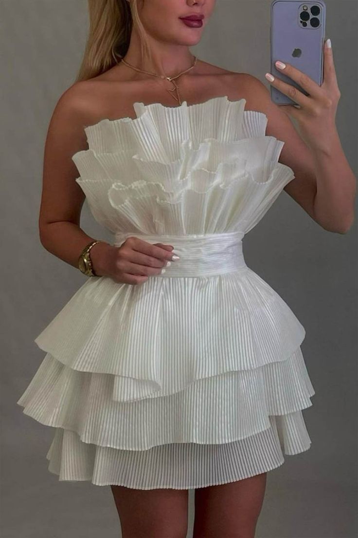 White Strapless A-Line Short Stunning Prom Dress Fashion Homecoming Dress with Pleats ED02905