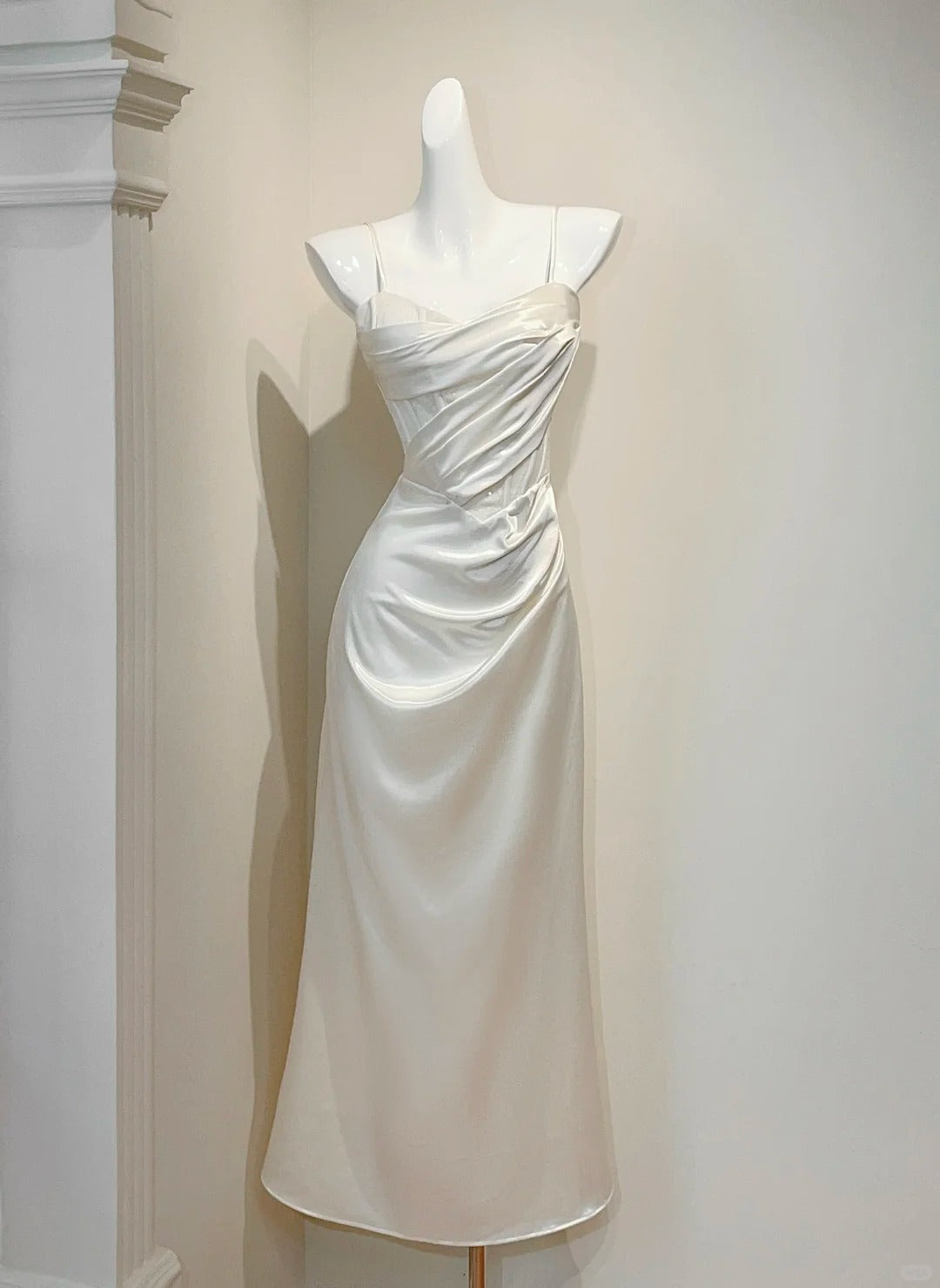 Elegant White Spaghetti Straps Sheath Satin Long Prom Dresses Formal Evening Gowns ED02990