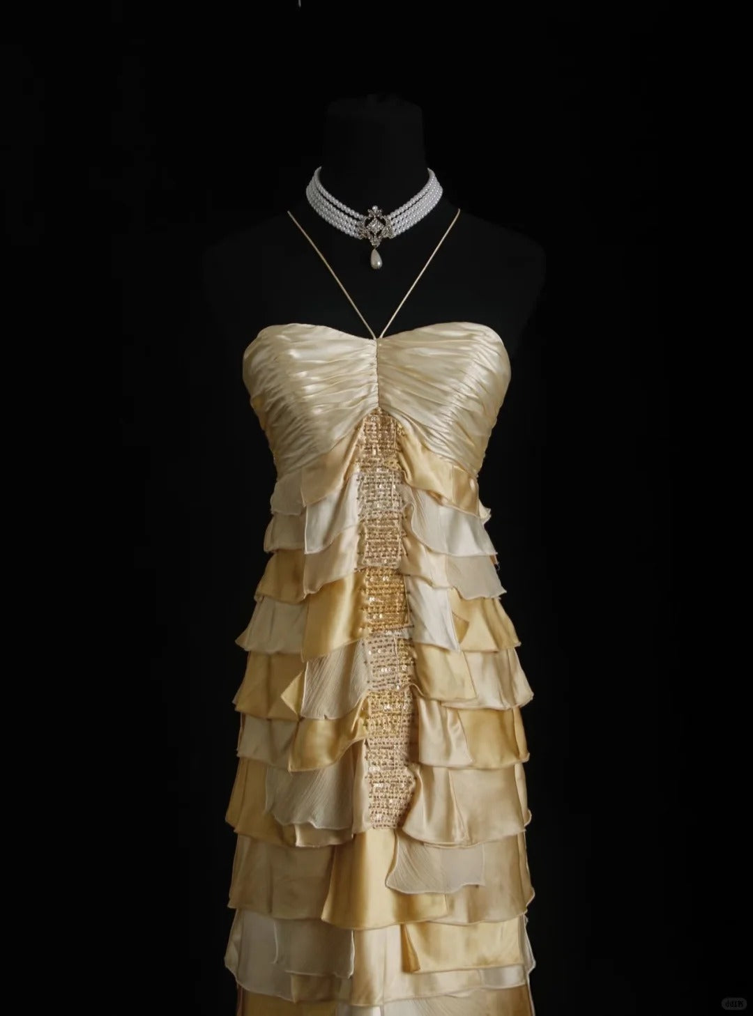 Vintage Gold Halter Sheath Satin Beaded Long Prom Dresses Gorgeous Evening Gowns ED03024