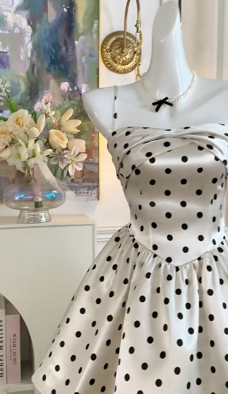 Fashion Spaghetti Straps Polka Dot A-Line Satin Short Outdoor Party Dress Homecoming Dress ED03090