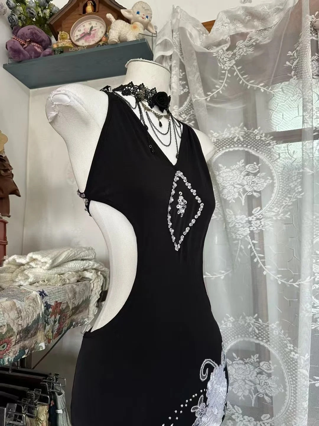 Glamour Black V-neck Mermaid Evening Gowns Beaded Chiffon Open Back Long Prom Dresses ED03136