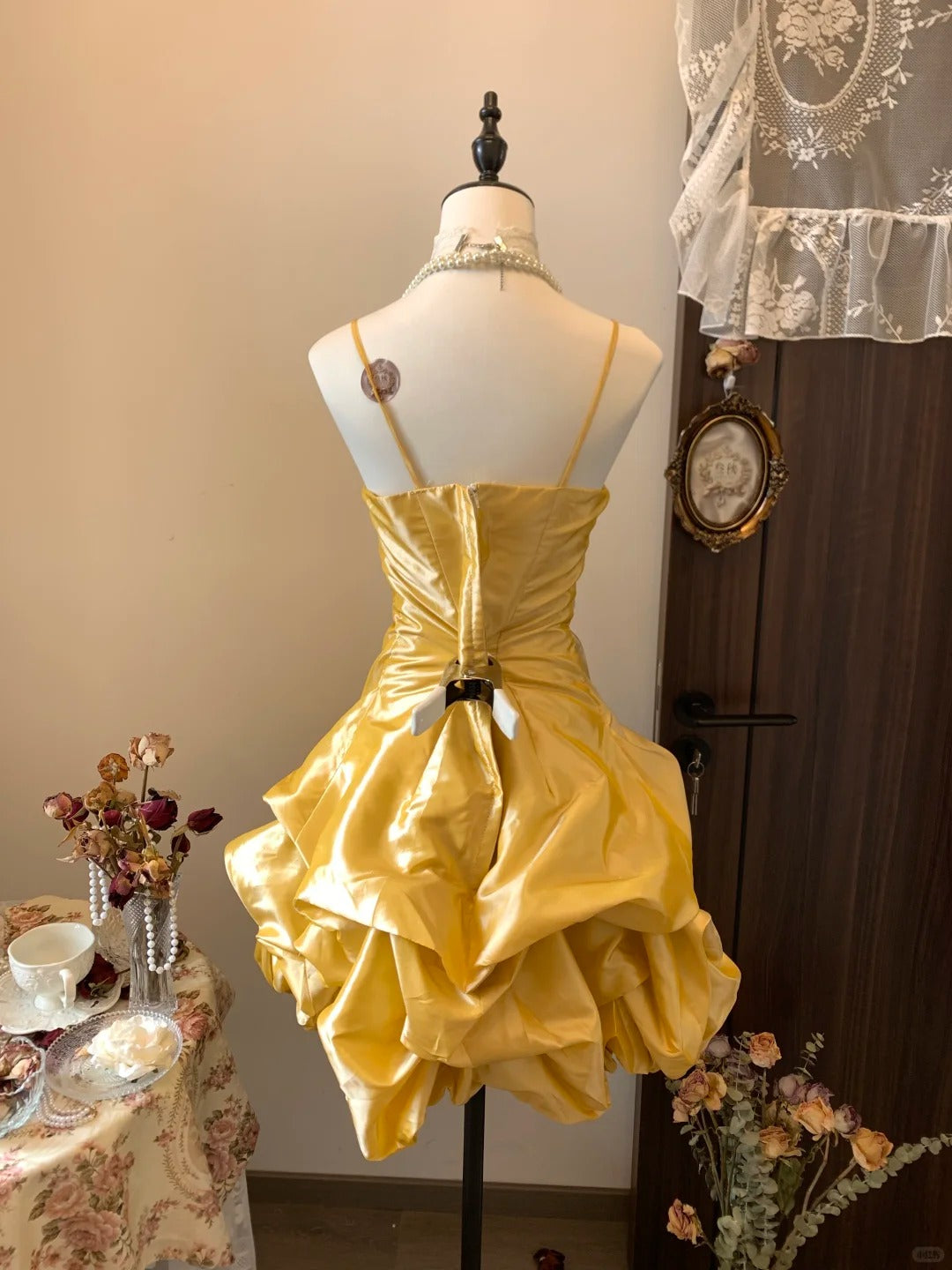 Vintage Gold Spaghetti Straps A-Line Satin Short Prom Dresses Elegant Homecoming Dress ED03137