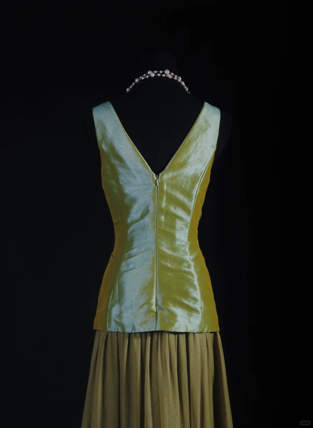 Elegant Green V-neck A-Line Tulle Satin Long Prom Dresses Retro Evening Gowns ED03179