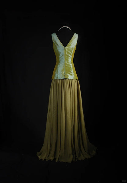 Elegant Green V-neck A-Line Tulle Satin Long Prom Dresses Retro Evening Gowns ED03179