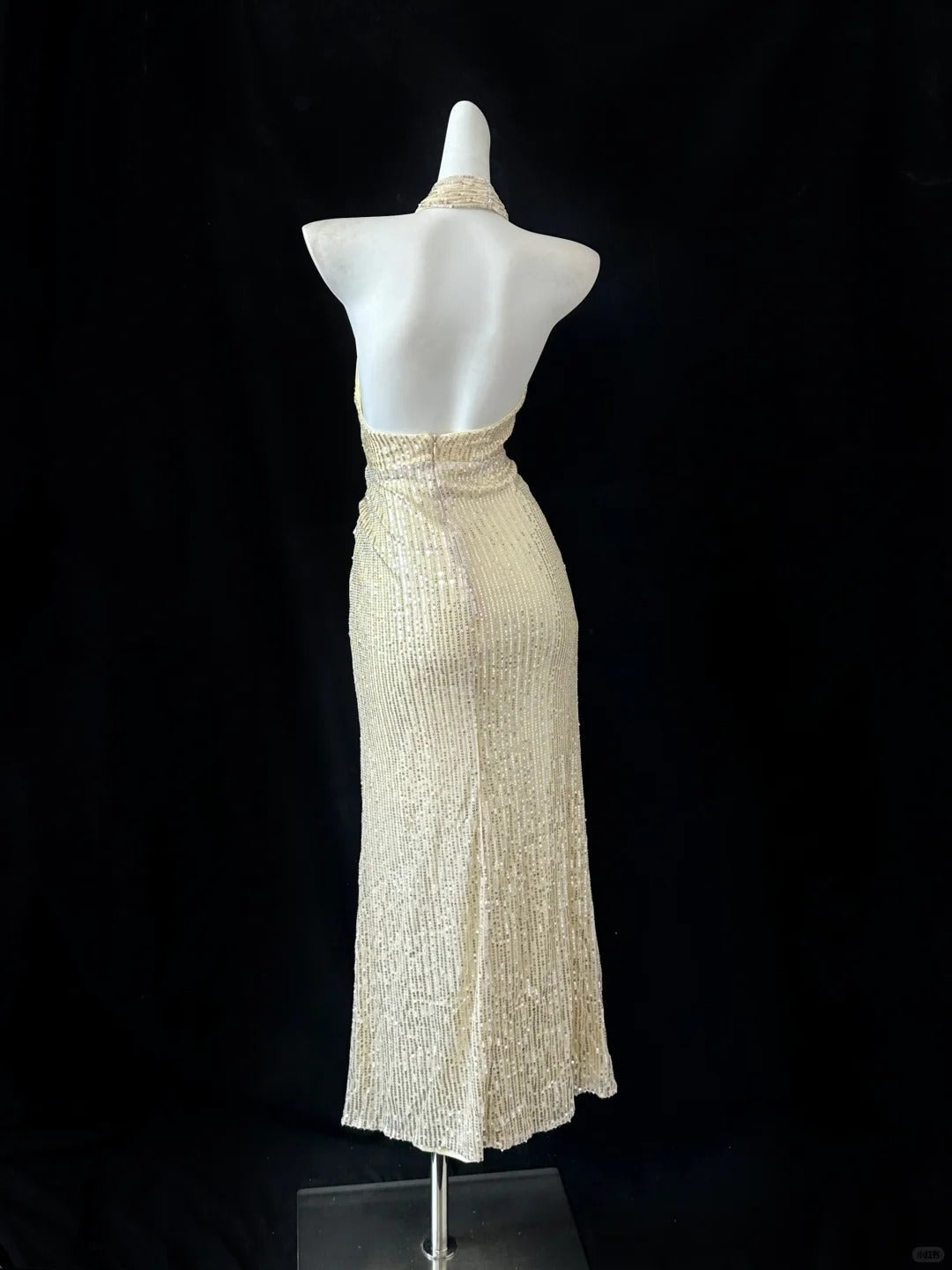 Fashionable Light Yellow Halter Neck Sheath Sequin Evening Dress Elegant Party Dress ED03182