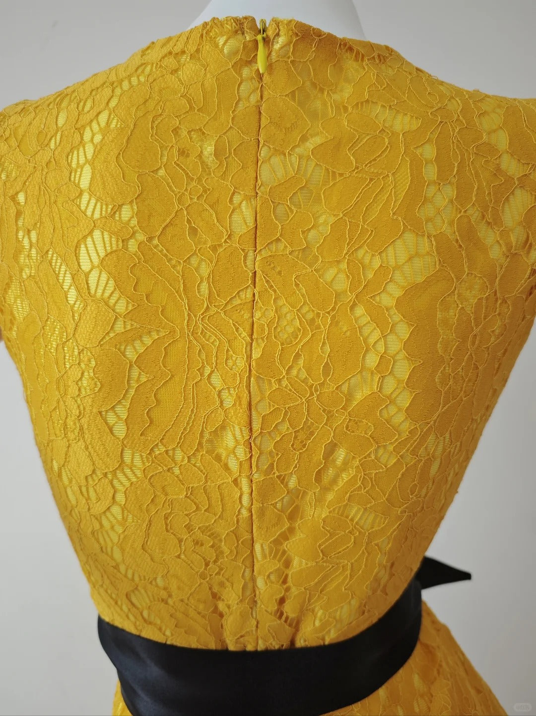 Gorgeous Yellow Jewel A-Line Lace Short Party Dress ED03183