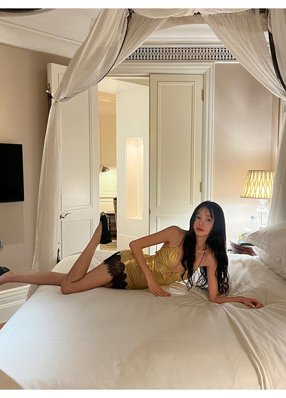 Sexy Gold Halter Neck Bodycon Satin Lace Short Outdoor Party Dress Fashion Homecoming Dress ED03226