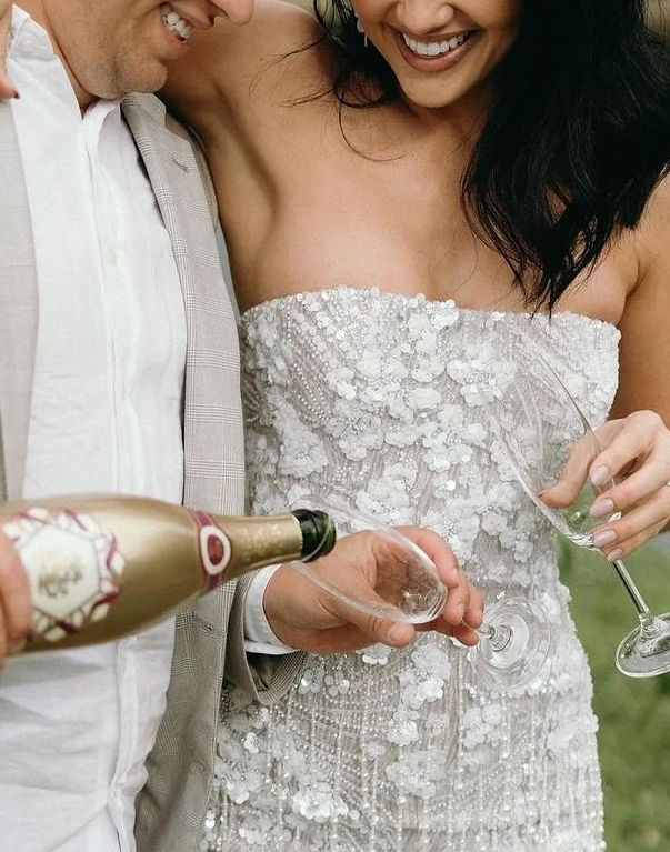 Rustic Wedding Dress Sheath Strapless White Sequin Short Summer Wedding Dresses Bridal Gowns DP1608