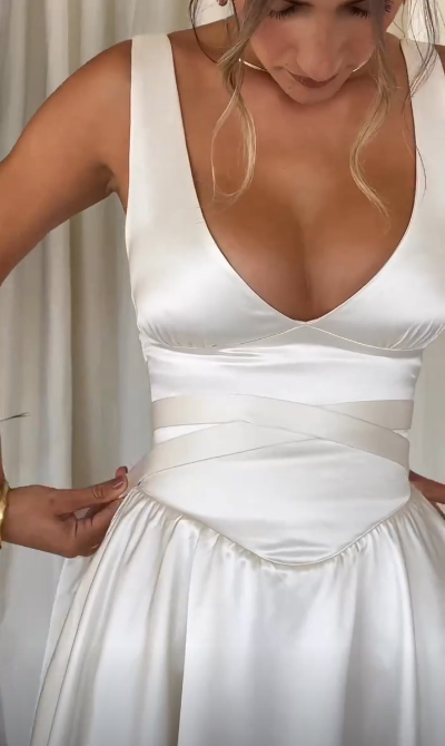 Chic V-neck A-Line Satin Short Party Dress Simple White Homecoming Dress ED03321