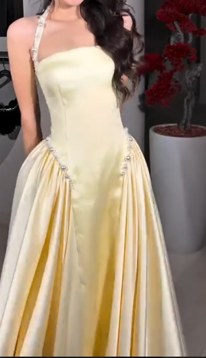 Gorgeous  A-Line Halter Butter Yellow Satin Long Prom Dresses Birthday Party Outfits ED03530