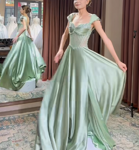 Green A-Line Sweetheart Satin Long Stunnig Prom Dresses Elegant Formal Dresses ED03538