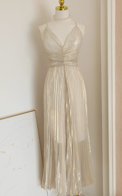 Champagne V-neck A-Line Pleated Long Evening Gowns Elegant Birthday Prom Dresses ED03543