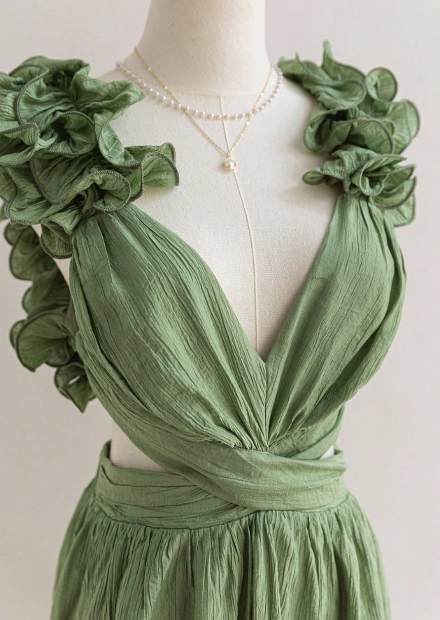 Stunning Green A-Line 8th Grade Homecoming Dress V Neck Backless Birthday Outfit Cute Cocktail Dress  ED03556