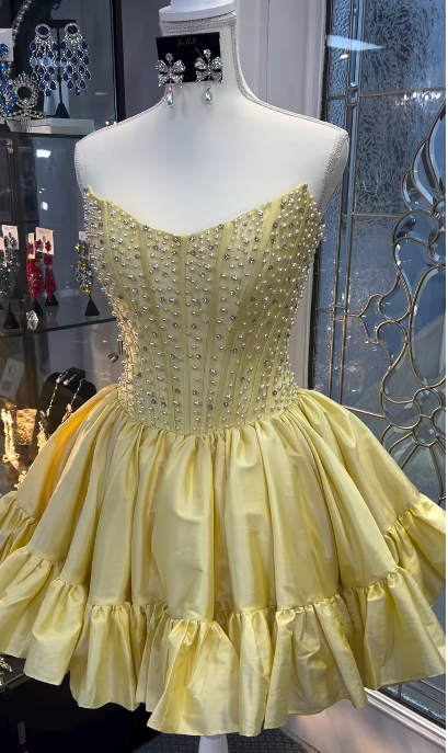 Sparkly Yellow Strapless A-Line Short Homecoming Dress Beaded Satin  Sweet Birthday Outfit  ED03558