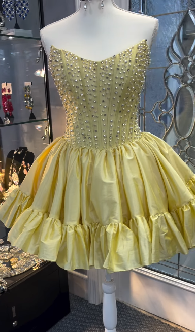 Sparkly Yellow Strapless A-Line Short Homecoming Dress Beaded Satin  Sweet Birthday Outfit  ED03558