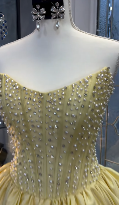 Sparkly Yellow Strapless A-Line Short Homecoming Dress Beaded Satin  Sweet Birthday Outfit  ED03558