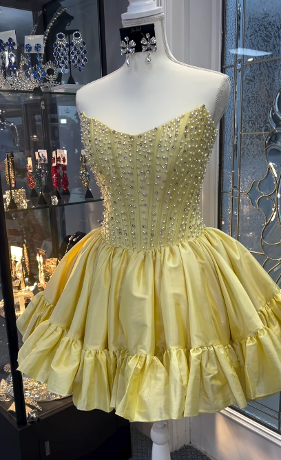 Sparkly Yellow Strapless A-Line Short Homecoming Dress Beaded Satin  Sweet Birthday Outfit  ED03558