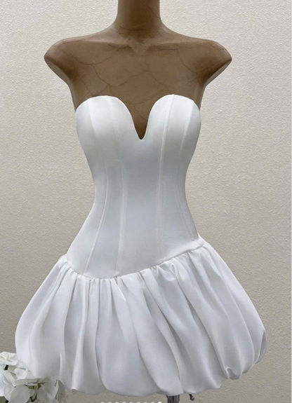 White Sweetheart Neck Short Ball Gowns Party Dress Sexy Birthday Outfit Fashion Homecoming DressED03566