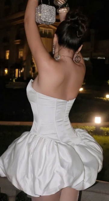 White Sweetheart Neck Short Ball Gowns Party Dress Sexy Birthday Outfit Fashion Homecoming DressED03566