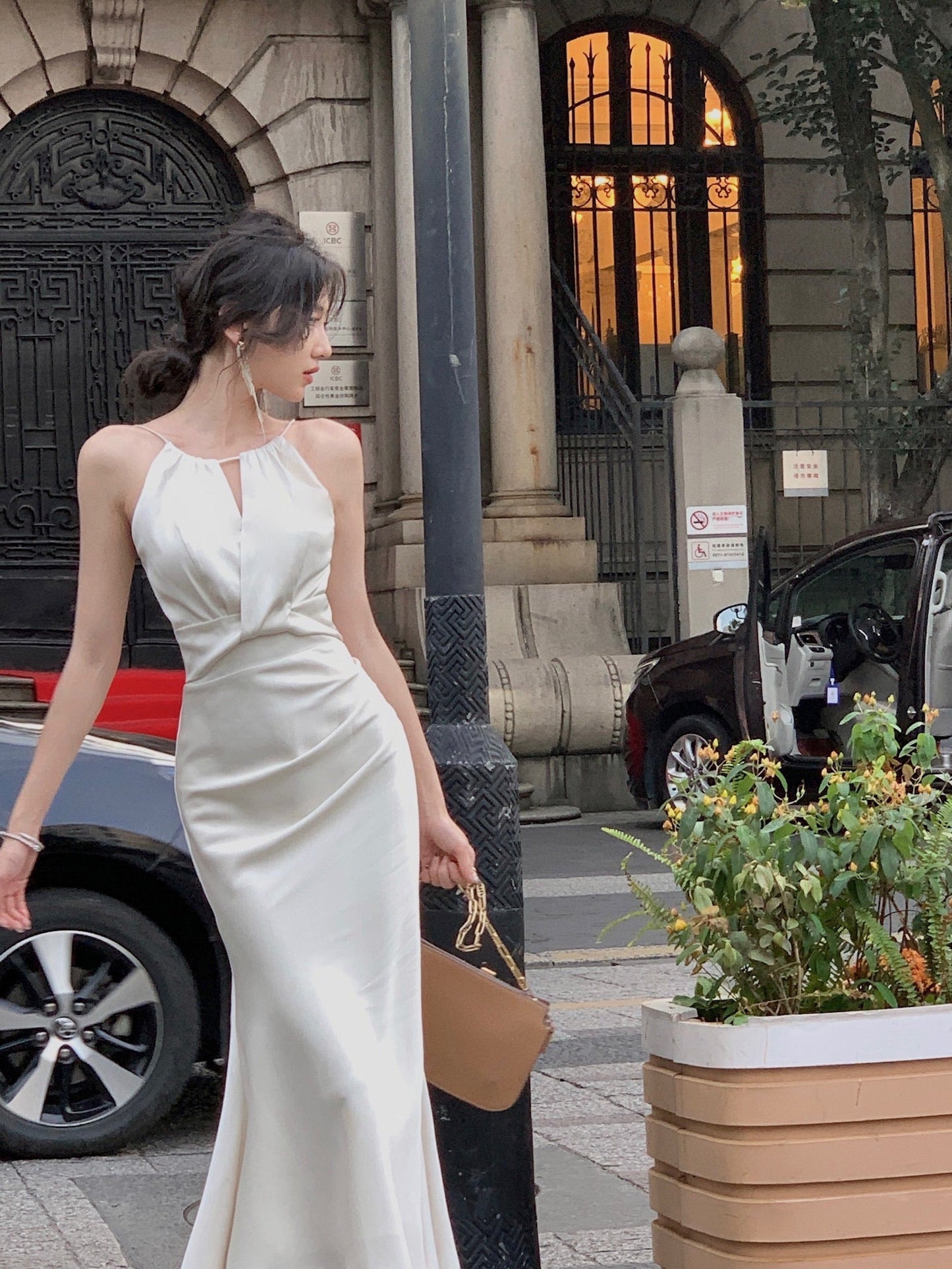 White Halter Neck Satin Sling Fishtail Dress ED0369